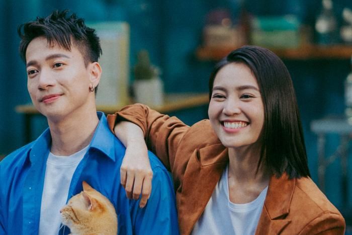 Trước Thúy Ngân, S.T Sơn Thạch từng được "đẩy thuyền" với Lan Ngọc. Tuy nhiên, cả hai khẳng định chỉ là bạn bè thân thiết 