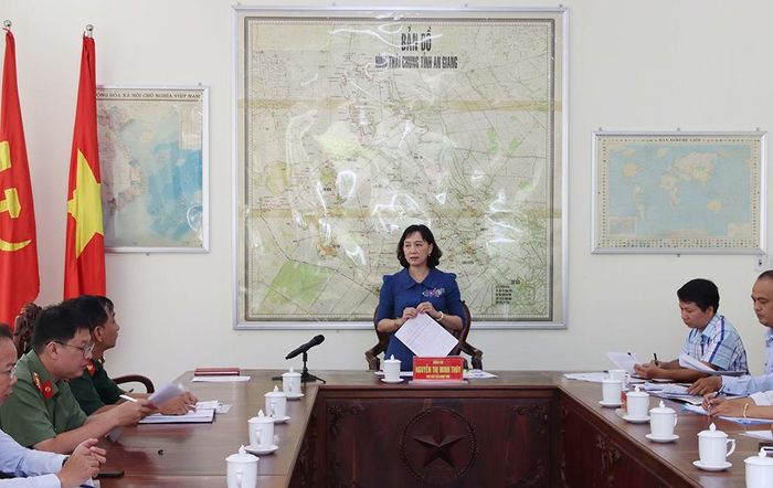 Bà Nguyễn Thị Minh Thúy phát biểu kết luận buổi làm việc
