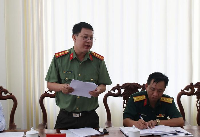 Đại diện các chủ đầu tư trình bày tiến độ thực hiện dự án