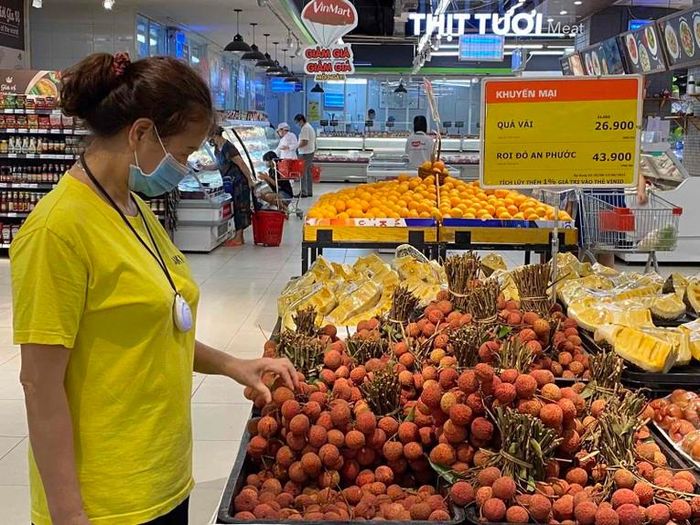 Vải thiều Lục Ngạn sẽ được trưng bày tại nhiều siêu thị của hệ thống WinMart. Ảnh: Vietnambiz.