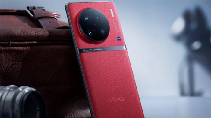  Cung cấp năng lượng cho Vivo X90S là viên pin dung lượng 4.690mAh với hỗ trợ sạc nhanh 120W, thiết bị chạy trên hệ điều hành Android 13 mới nhất. 