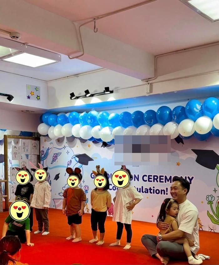 Chứng kiến bé Suchin bật khóc nức nở, Cường Đô La đã nhanh chóng lên sân khấu để ôm và cổ vũ con
