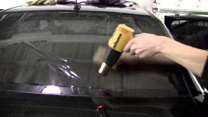 Phim cách nhiệt có một khả năng giảm chói nhất định. (Ảnh minh họa)