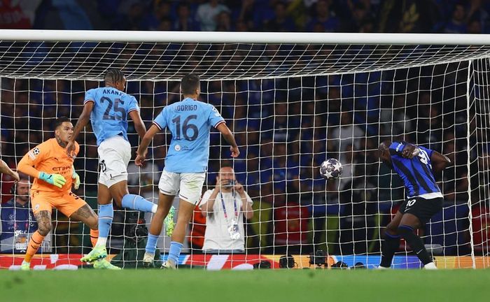 Phút 88, cơ hội ngon ăn lại đến với Lukaku