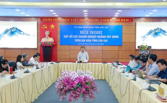 Tỉnh Lào Cai thường xuyên tổ chức các cuộc gặp gỡ để lắng nghe, tháo gỡ khó khăn cho doanh nghiệp trong các lĩnh vực.
