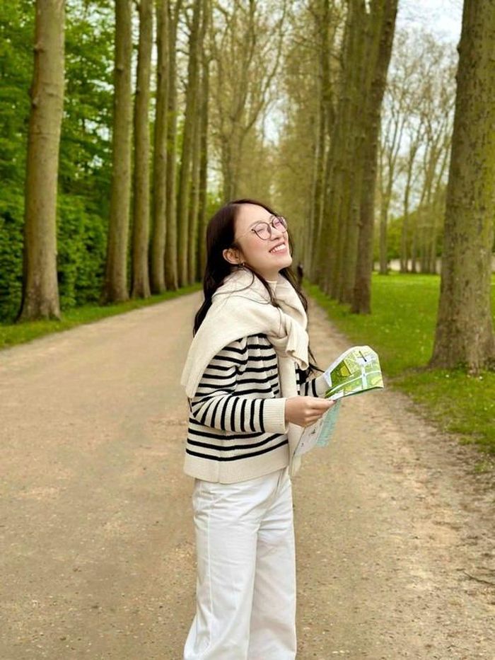 Theo đuổi công việc MC, Khánh Vy luôn xuất hiện với vẻ ngoài đầy năng lượng, tự tin trước ống kính máy quay. Nhưng ít ai biết rằng, đằng sau đó có những khoảng thời gian cực kỳ bất ổn.