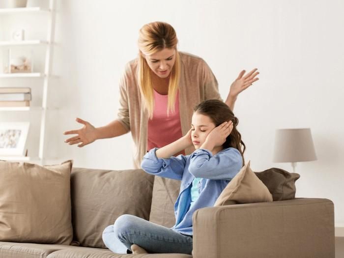 Đừng ép con hủy kết bạn với mọi người vì con khó tách khỏi bạn bè của mình. (Ảnh: ITN).