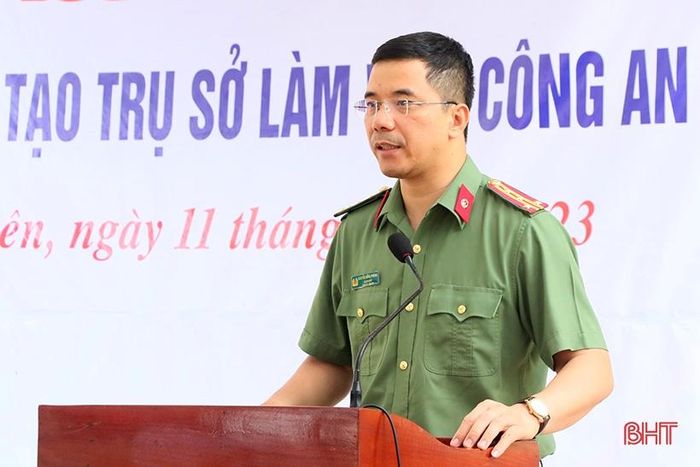 Đại tá Nguyễn Hồng Phong – Giám đốc Công an tỉnh khẳng định, việc xây dựng trụ sở làm việc cho lực lượng công an xã là chủ trương đúng đắn và luôn được lãnh đạo Công an tỉnh quan tâm, có các giải pháp hỗ trợ. Dù trong điều kiện còn nhiều khó khăn nhưng cấp ủy Đảng, chính quyền huyện Cẩm Xuyên luôn quan tâm, quy hoạch quỹ đất, tạo điều kiện thuận lợi cho quá trình công tác gắn với đặc thù của lực lượng công an.