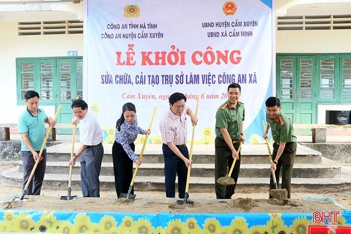 Việc sửa chữa, cải tạo, nâng cấp trụ sở công an các xã ở huyện Cẩm Xuyên nhằm đáp ứng yêu cầu cơ sở vật chất và tạo động lực cho lực lượng công an chính quy hoạt động ổn định, hiệu quả cao, góp phần đảm bảo an ninh chính trị, trật tự an toàn xã hội, phục vụ đắc lực nhiệm vụ phát triển kinh tế - xã hội của địa phương. Nguồn kinh phí xây dựng nâng cấp, cải tạo trụ sở công an các xã được huy động từ Công an tỉnh, cấp ủy, chính quyền địa phương và các nhà tài trợ
