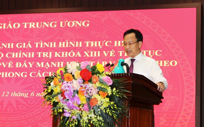 Đồng chí Lại Xuân Lâm.