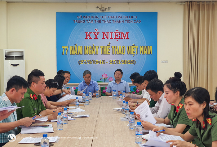 Cuộc họp thống nhất kế hoạch tổ chức trận đội tuyển Việt Nam gặp Syria. Ảnh: VFF
