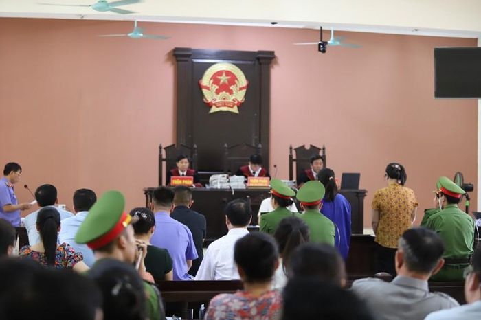 Toàn cảnh phiên tòa