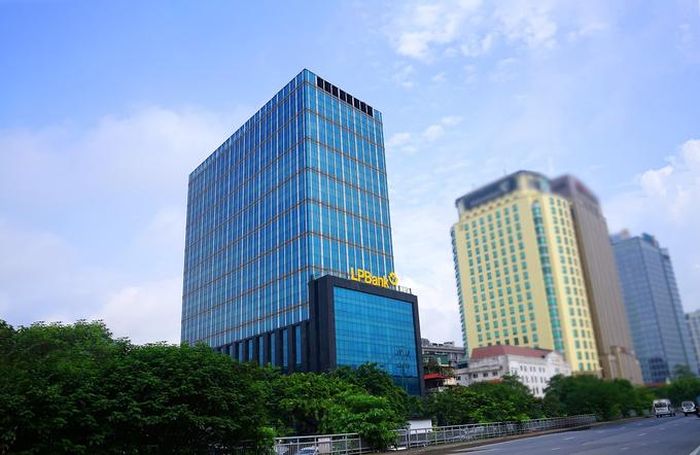 Bên cạnh việc phát hành gần 3.300 tỷ đồng trái phiếu ra công chúng, LPbank còn có động thái mua lại trước hạn lô trái phiếu 1.000 tỷ đồng vào ngày 21/6 tới đây.