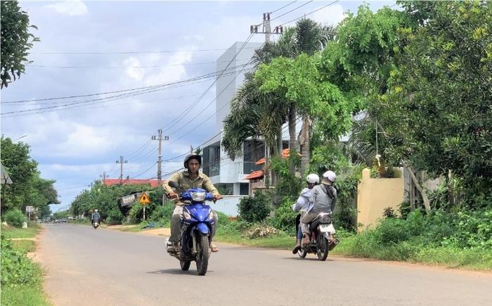  Nhịp sống của người dân trên địa bàn xã Ea Tiêu trở lại bình thường. 