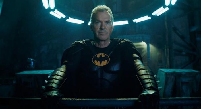 Michael Keaton tái diễn vai Batman/Người Dơi