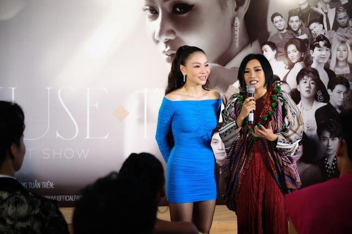 Ca sĩ Phương Thanh (phải) chia sẻ trong buổi ra mắt "Muse It"
