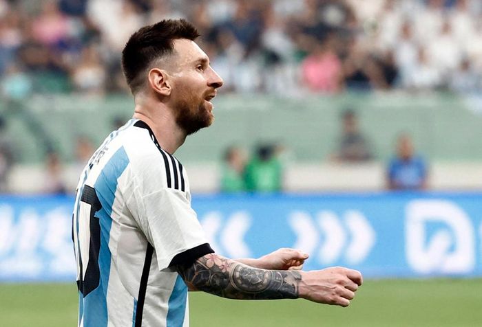 Messi đã làm thỏa mãn hàng vạn CĐV đến sân cổ vũ