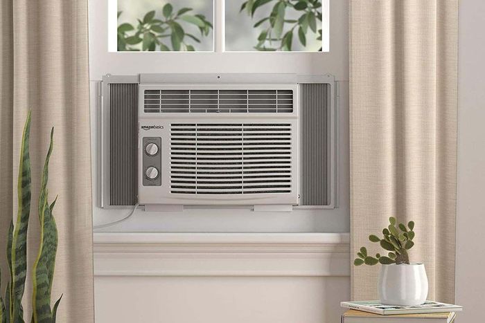  Một loại điều hòa gắn cửa sổ đời cũ của Amazon. Ảnh: Amazon. 