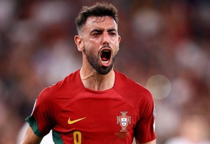  Trong ngày Ronaldo tịt ngòi, Bruno tỏa sáng với cú đúp, bàn còn lại thuộc về Bernardo Silva. Bồ Đào Nha hạ Bosnia 3-0 để tiếp tục vững ngôi đầu bảng J với 9 điểm sau 3 lượt. Ở vòng tiếp theo, Bồ Đào Nha sẽ gặp Iceland. 
