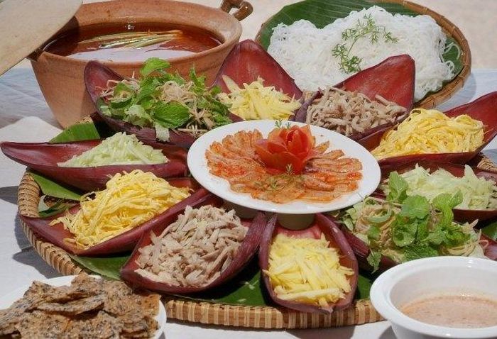 Lẩu thả vừa đẹp mắt, vừa ngon miệng; Ảnh: Nguyên Vũ