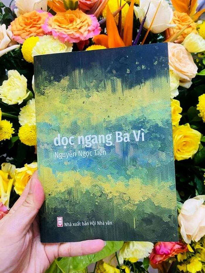 Cuốn biên khảo “Dọc ngang Ba Vì”. Ảnh: Yên Vân