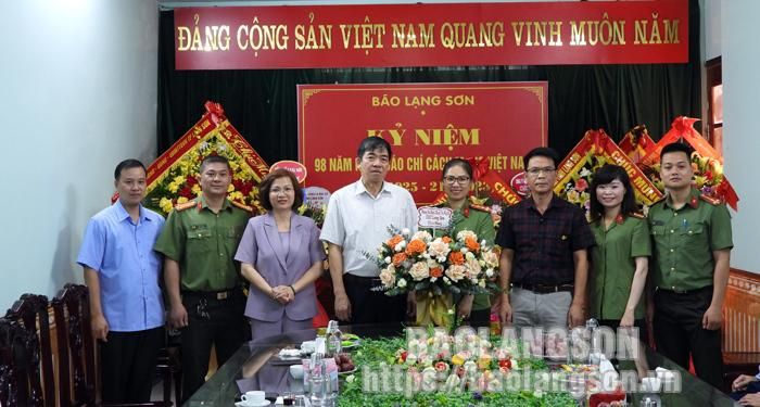 Phòng An ninh Công an tỉnh chúc mừng