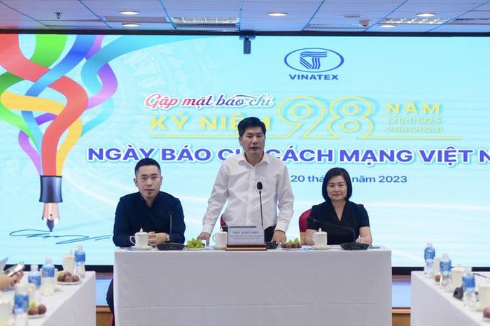 Ông Cao Hữu Hiếu - tổng giám đốc Vinatex thông tin về hoạt động của ngành trong nửa đầu năm 2023.