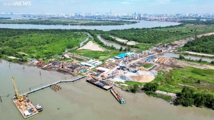 Dự án có tổng chiều dài 8,22km, bao gồm 6,3km qua tỉnh Đồng Nai và 1,92km qua TP.HCM. Dự án gồm hai gói thầu, trong đó gói CW1 xây dựng cầu Nhơn Trạch dài 2,6km.