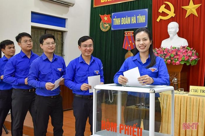 Ban Chấp hành Tỉnh đoàn bỏ phiếu bầu chức danh Phó Bí thư Tỉnh đoàn