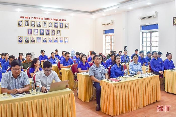 Đại biểu tham dự hội nghị.