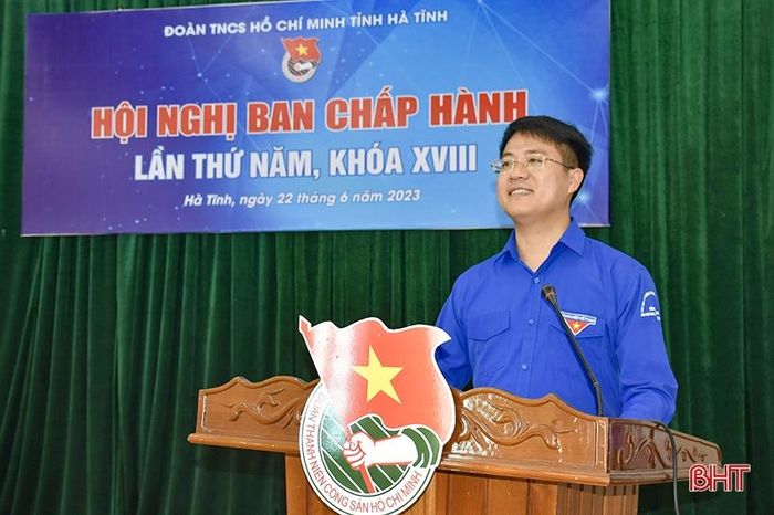Tân Phó Bí thư Tỉnh đoàn Nguyễn Viết Hải Đăng phát biểu nhận nhiệm vụ.