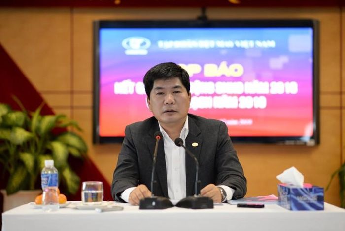 Khó khăn là nhất thời, chúng ta luôn phải trong tâm thế chuẩn bị để khi qua đợt khó khăn này, nhiều nhà đầu tư không chỉ giữ những đơn hàng đang đặt mà còn tăng thêm các đơn đặt hàng khi nhu cầu về may mặc chắc chắn vẫn còn phát triển, chỉ là tạm thời đang hụt hơi so với các ngành nghề khác.