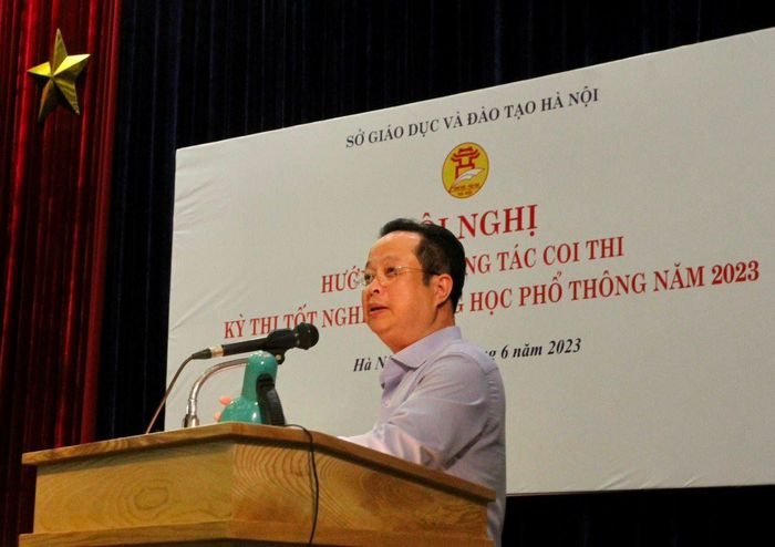 Giám đốc Sở Giáo dục và Đào tạo Hà Nội Trần Thế Cương phát biểu tại hội nghị.
