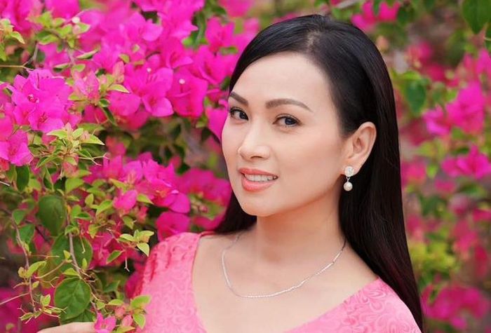 Gần đây có thông tin cuộc sống hôn nhân của Hà Phương và tỷ phú Chính Chu có nhiều trục trặc. Tuy nhiên, mới đây, nữ ca sĩ đã lên tiếng đính chính và khẳng định hiện tại vẫn hạnh phúc bên chồng.