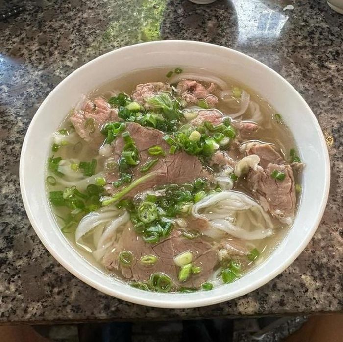 Bát phở bò mà Taeyang thưởng thức và dành lời khen
