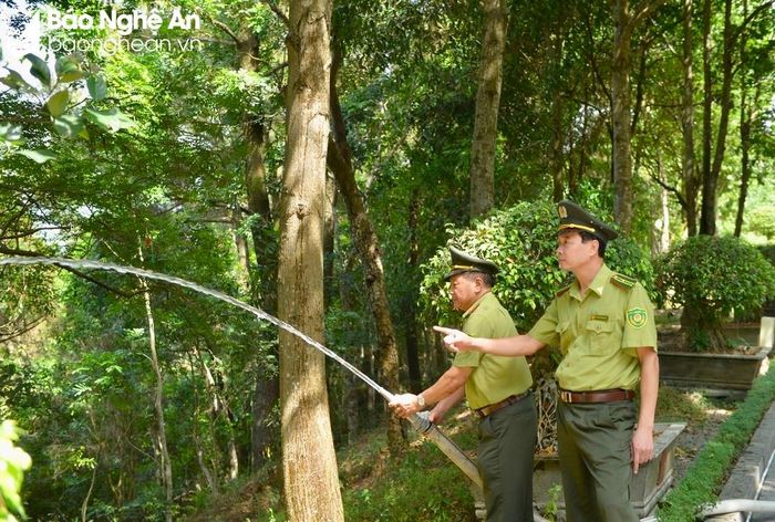  Thỉnh thoảng, việc vận hành thử hệ thống vòi rồng chữa cháy rừng ở núi Quyết xem hệ thống hoạt động thế nào cũng là cách chủ động phòng cháy, chữa cháy rừng. Ảnh: Văn Trường 