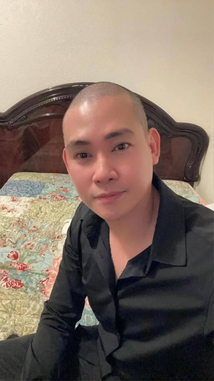 Phùng Ngọc Huy sau khi cạo trọc. Ảnh: FBNV.