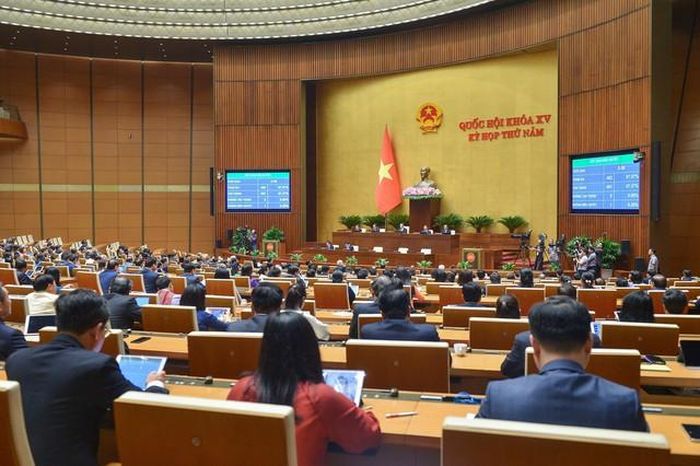 Kỳ họp thứ 5, Quốc hội khóa XV họp phiên bế mạc chiều 24/6.
