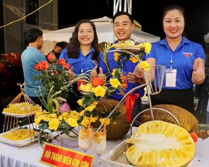 Một gian hàng được nhiều người chú ý tại Hội thi mít Sơn Tây lần thứ 2 năm 2023.