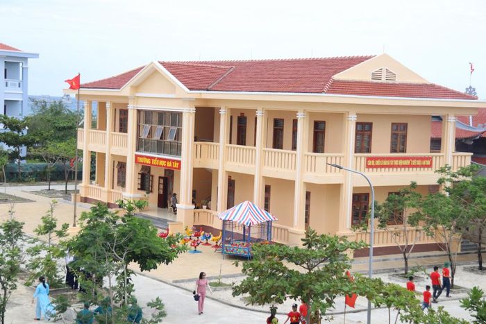 Đảo Đá Tây A khang trang.