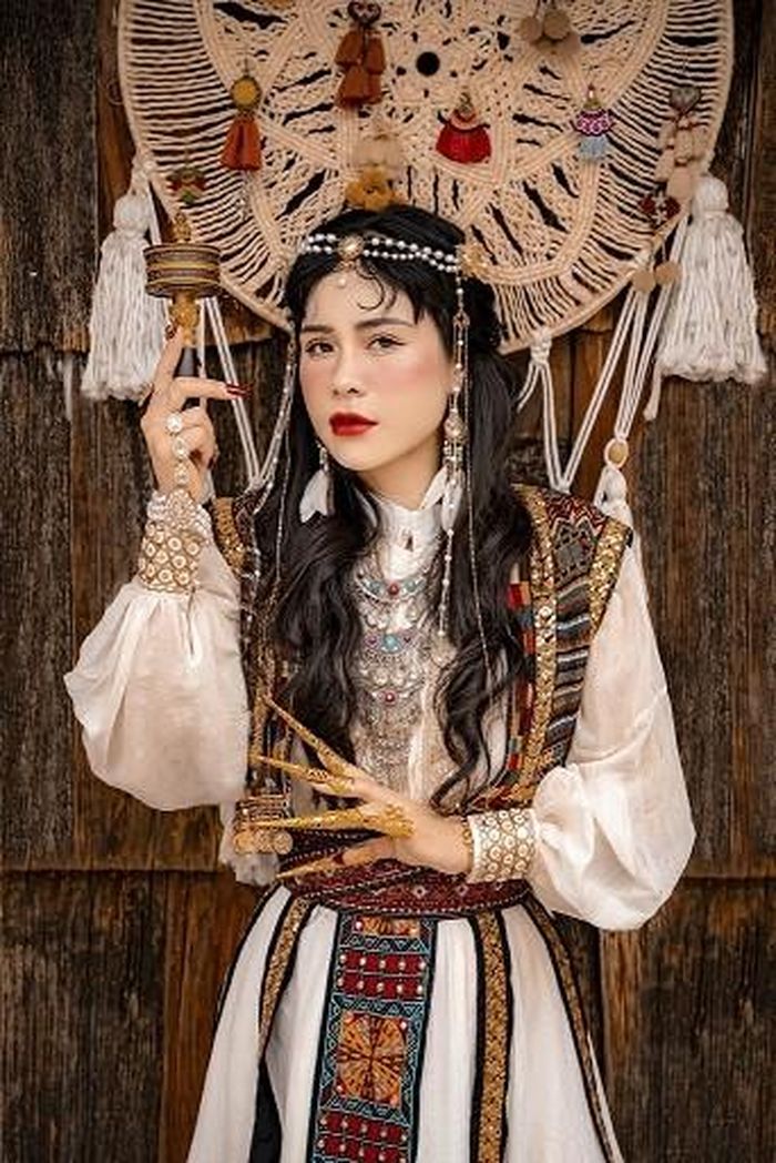 Doanh nhân Lan Phương đồng tình với quan điểm cho rằng hạnh phúc là mỹ phẩm tốt nhất cho sắc đẹp. (Ảnh: AA)