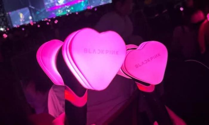 Chiếc lightstick của Blackpink có thể phát sáng