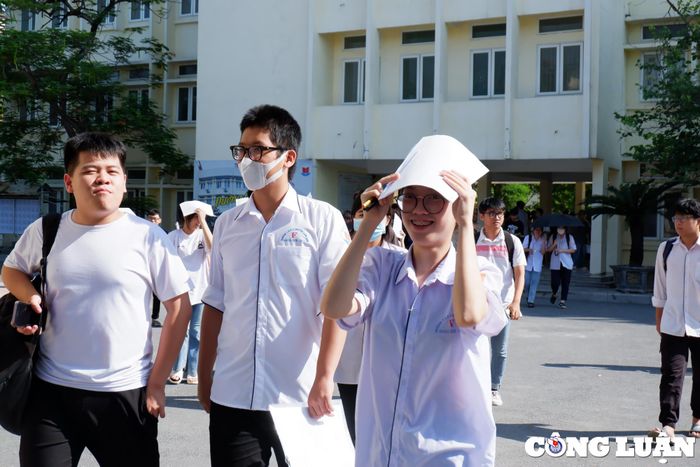 Nhiều thí sinh hài lòng với đề thi Tiếng Anh năm nay