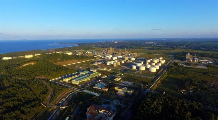 Nhà máy lọc dầu Dung Quất của BSR có công suất 6,5 triệu tấn/năm, với công suất đã chế biến hơn 94 triệu tấn dầu thô, sản xuất và xuất bán ra thị trường hơn 86 triệu tấn sản phẩm, doanh thu đạt gần 1,7 triệu tỷ đồng. Ảnh: PVN.