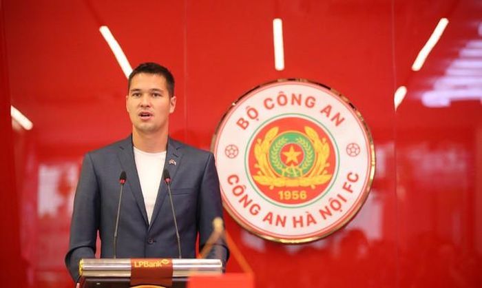 Filip Nguyễn sẵn sàng đón nhận thử thách trong màu áo CLB mới CAHN.Ảnh: Song Ngọc