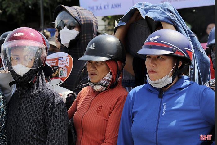 Các bậc cha mẹ luôn đồng hành, sát cánh cùng em.