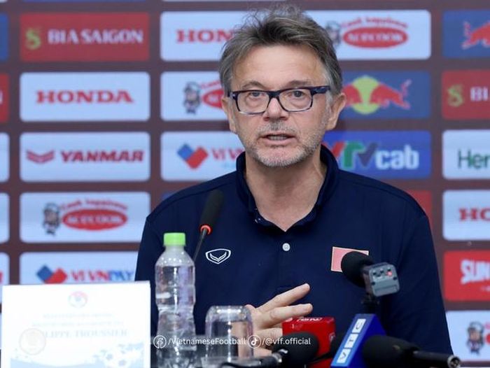HLV Troussier tiết lộ rằng VFF có khoản ngân sách lớn để hỗ trợ ĐT Việt Nam hướng đến giấc mơ World Cup.