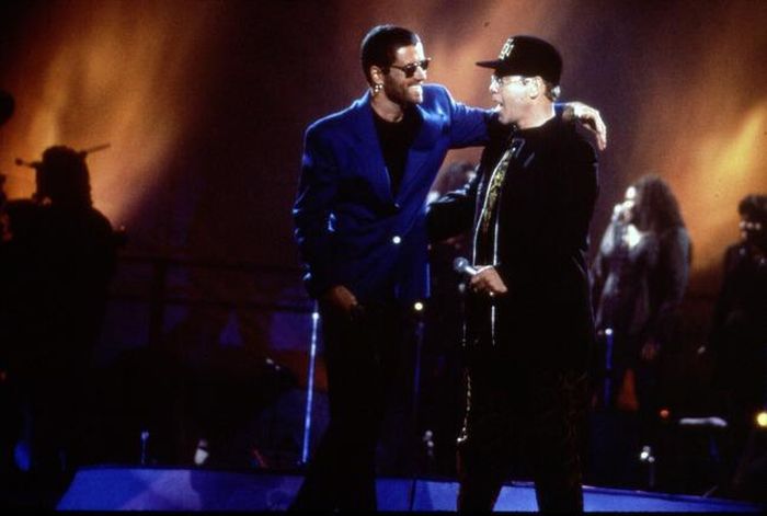 Elton John song ca “Don’t Let The Sun Go Down On Me” cùng George Michael