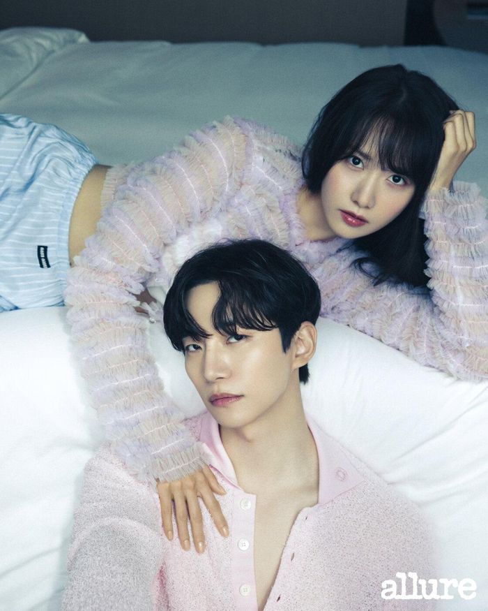  Jun Ho và YoonA đang hợp tác trong King the Land. 