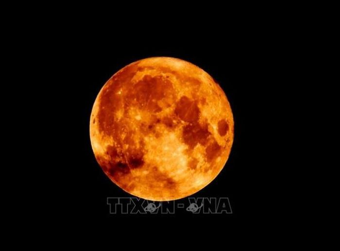 Siêu trăng được chiêm ngưỡng từ Ankara, Thổ Nhĩ Kỳ ngày 14/7/2022. Ảnh minh họa: THX/TTXVN